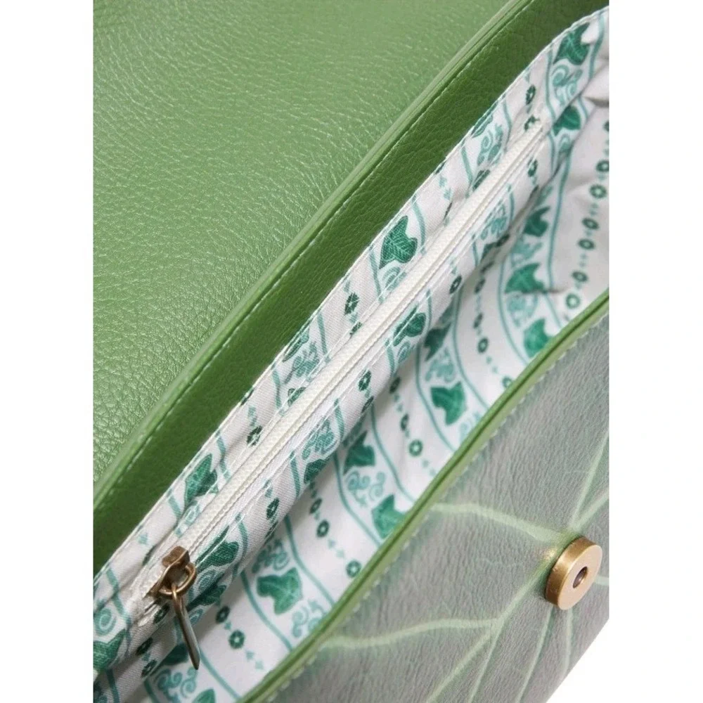 NEW The Lord of the Rings Lembas Leaf Crossbody Bag With Bag Charm